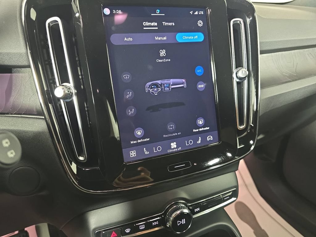 Used 2023 Volvo XC40 Recharge Plus w/ Protection Package Premier AWD/4WD image 20
