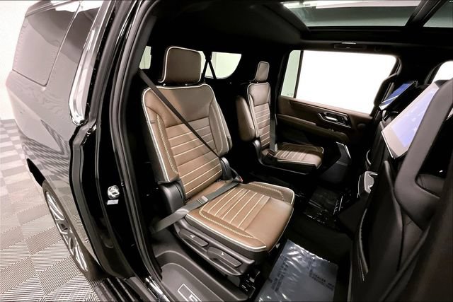Used 2025 GMC Yukon XL Denali Ultimate AWD/4WD image 26