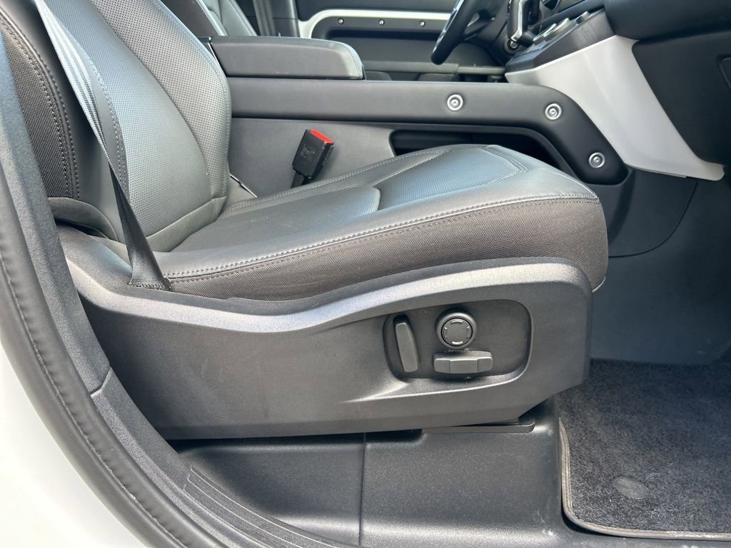 Used 2025 Land Rover Defender 110 S image 42