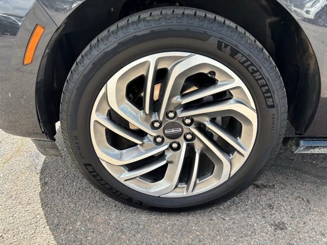 Used 2025 Lincoln Navigator Reserve image 10