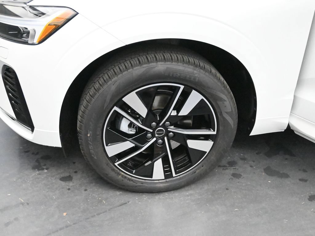 New 2026 Volvo XC60 B5 Core w/ Climate Package AWD/4WD image 4