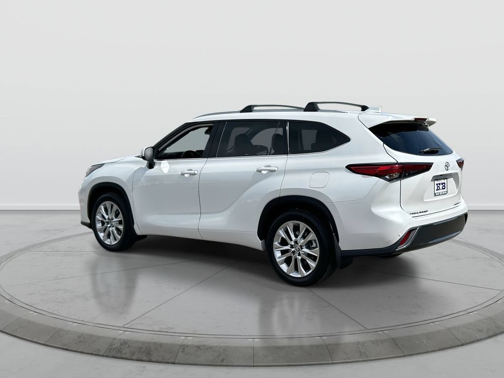 Used 2023 Toyota Highlander Limited AWD/4WD image 6