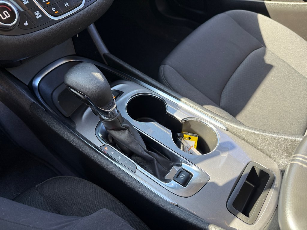 Used 2024 Chevrolet Malibu LT FWD image 32
