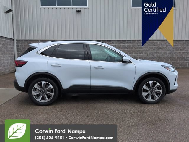 Certified 2025 Ford Escape Platinum AWD/4WD image 2