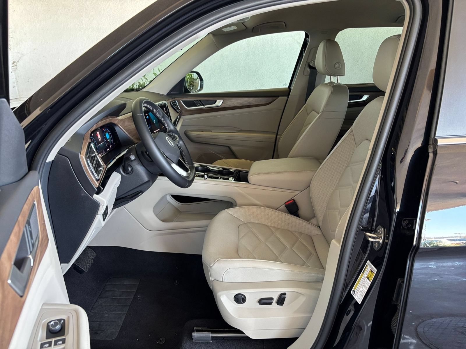 Used 2026 Volkswagen Atlas SE FWD image 29