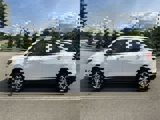 Used 2022 Chevrolet Equinox LT image 2