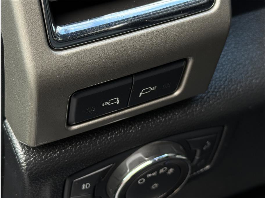 Used 2016 Ford F150 Lariat image 23