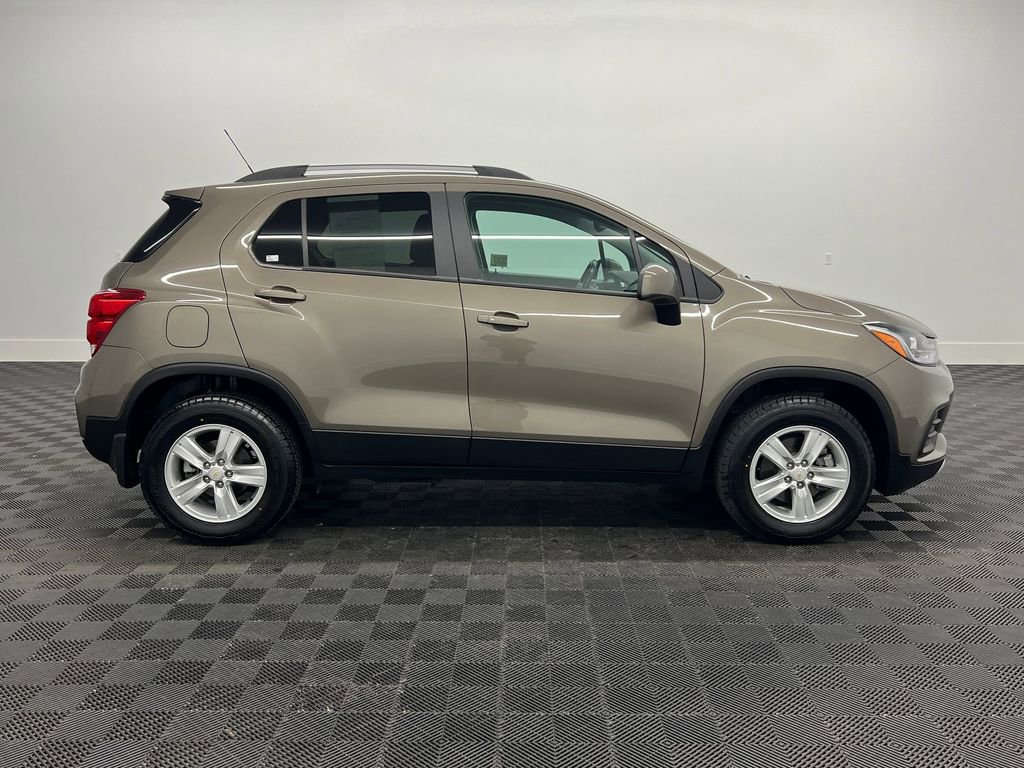 Used 2021 Chevrolet Trax LT w/ Premium Seat Package image 7