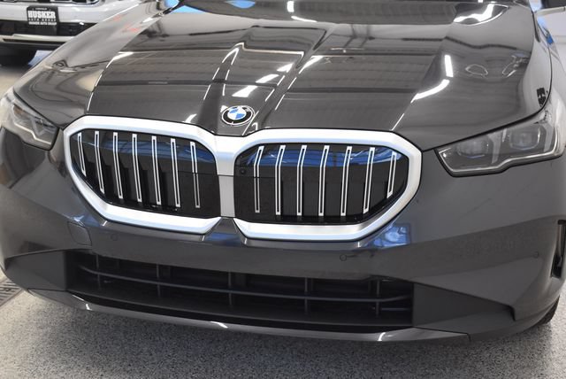 New 2027 BMW 530i xDrive w/ Premium Package AWD/4WD image 14