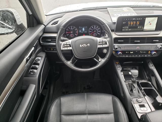 Used 2022 Kia Telluride EX w/ EX Premium Package image 17