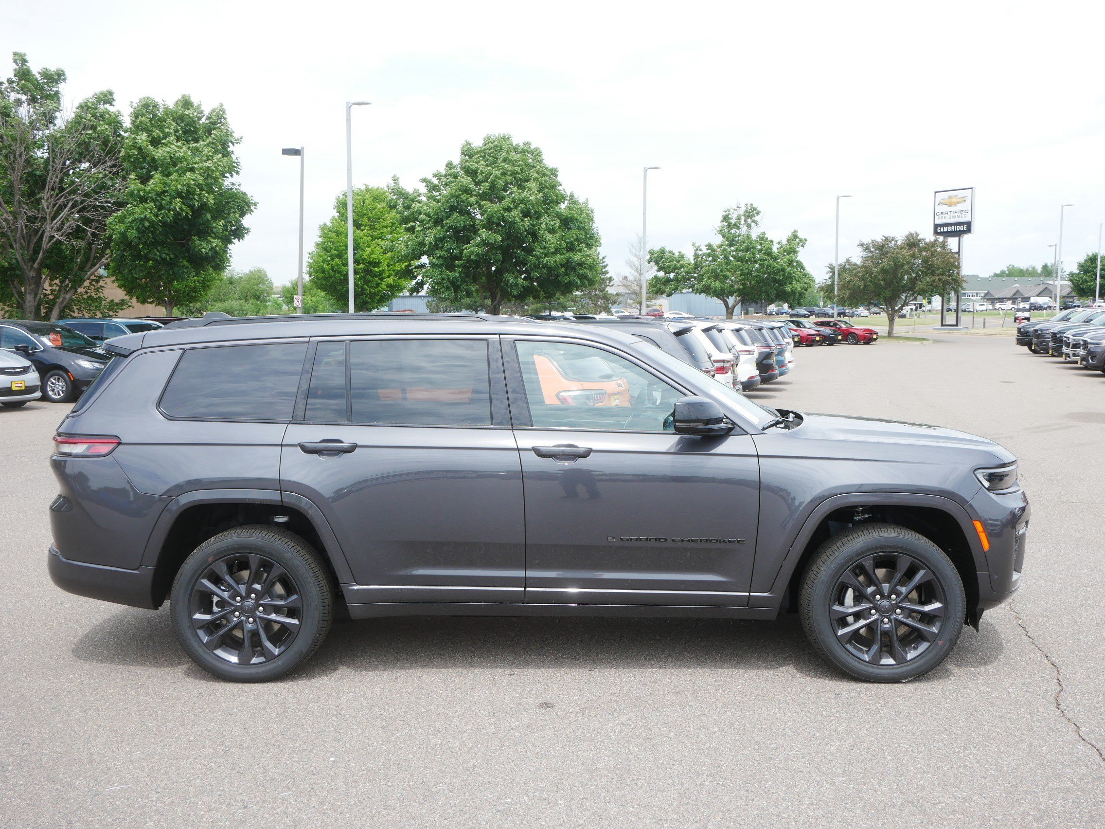 New 2026 Jeep Grand Cherokee L Limited AWD/4WD image 2