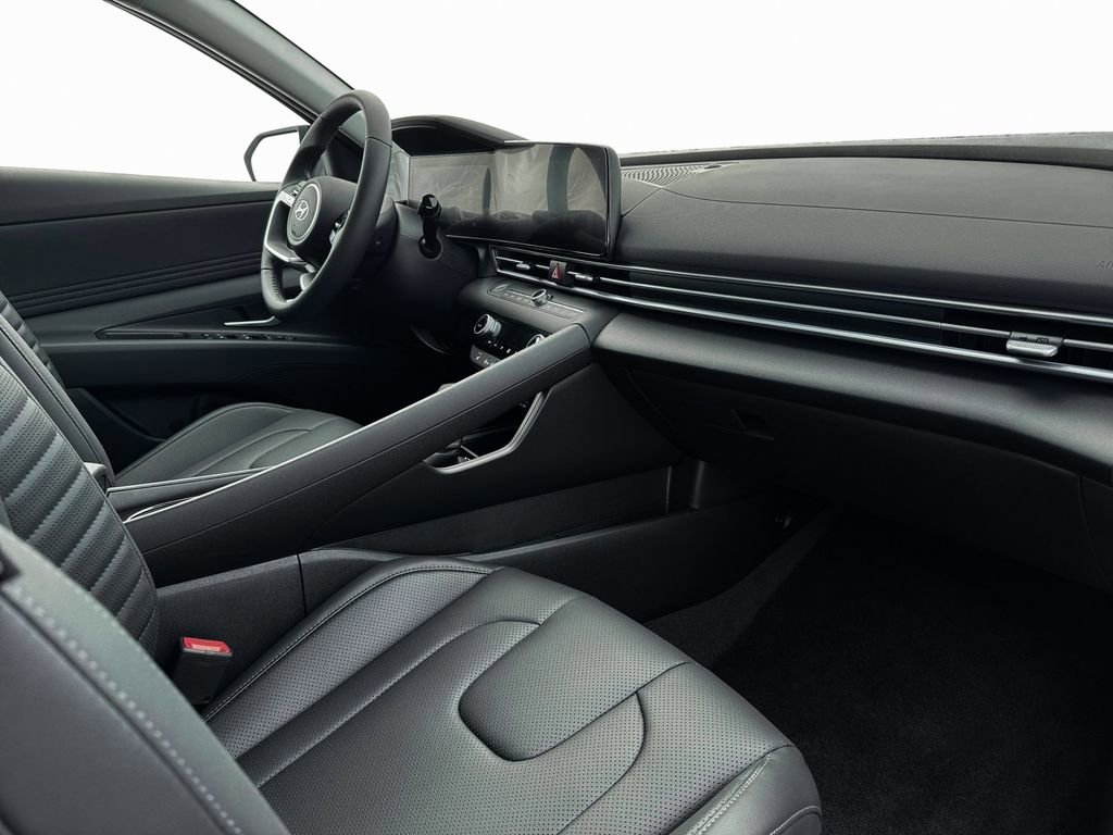 New 2026 Hyundai Elantra Limited w/ Cargo Package image 22