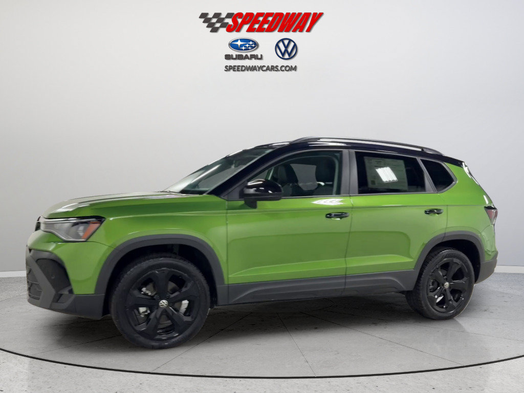 Certified 2025 Volkswagen Taos SE AWD/4WD image 11