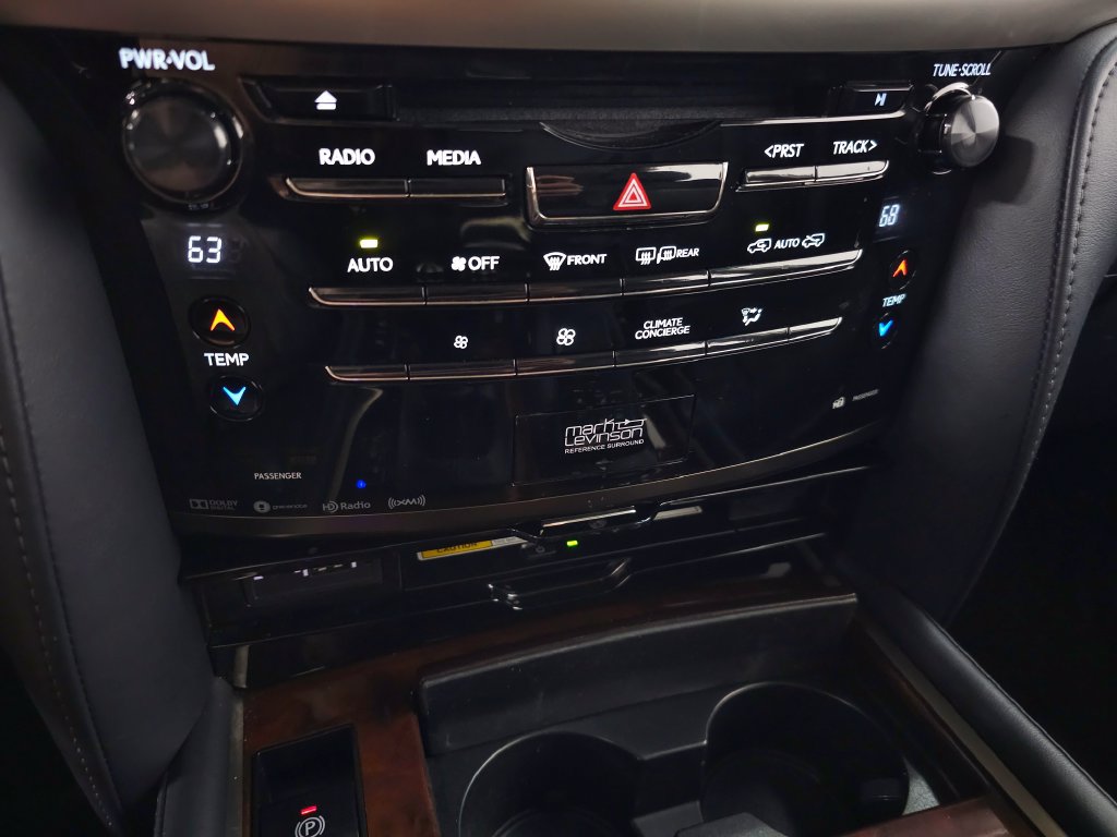 Used 2020 Lexus LX 570 4WD w/ Luxury Package image 30