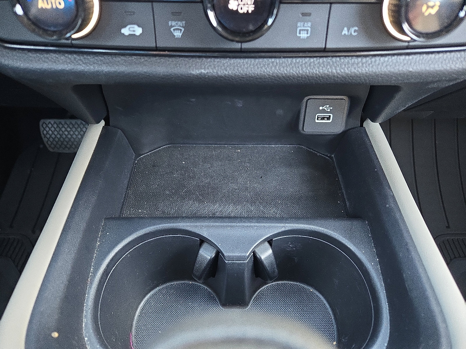 Certified 2024 Honda HR-V LX image 27