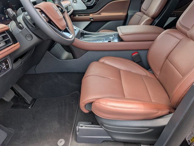 New 2026 Lincoln Aviator Reserve AWD/4WD image 15