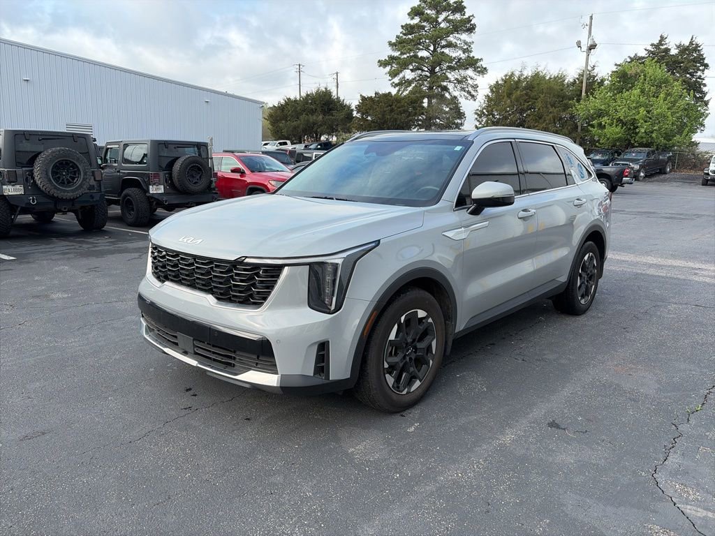 Used 2025 Kia Sorento S w/ Panoramic Sunroof Package image 3