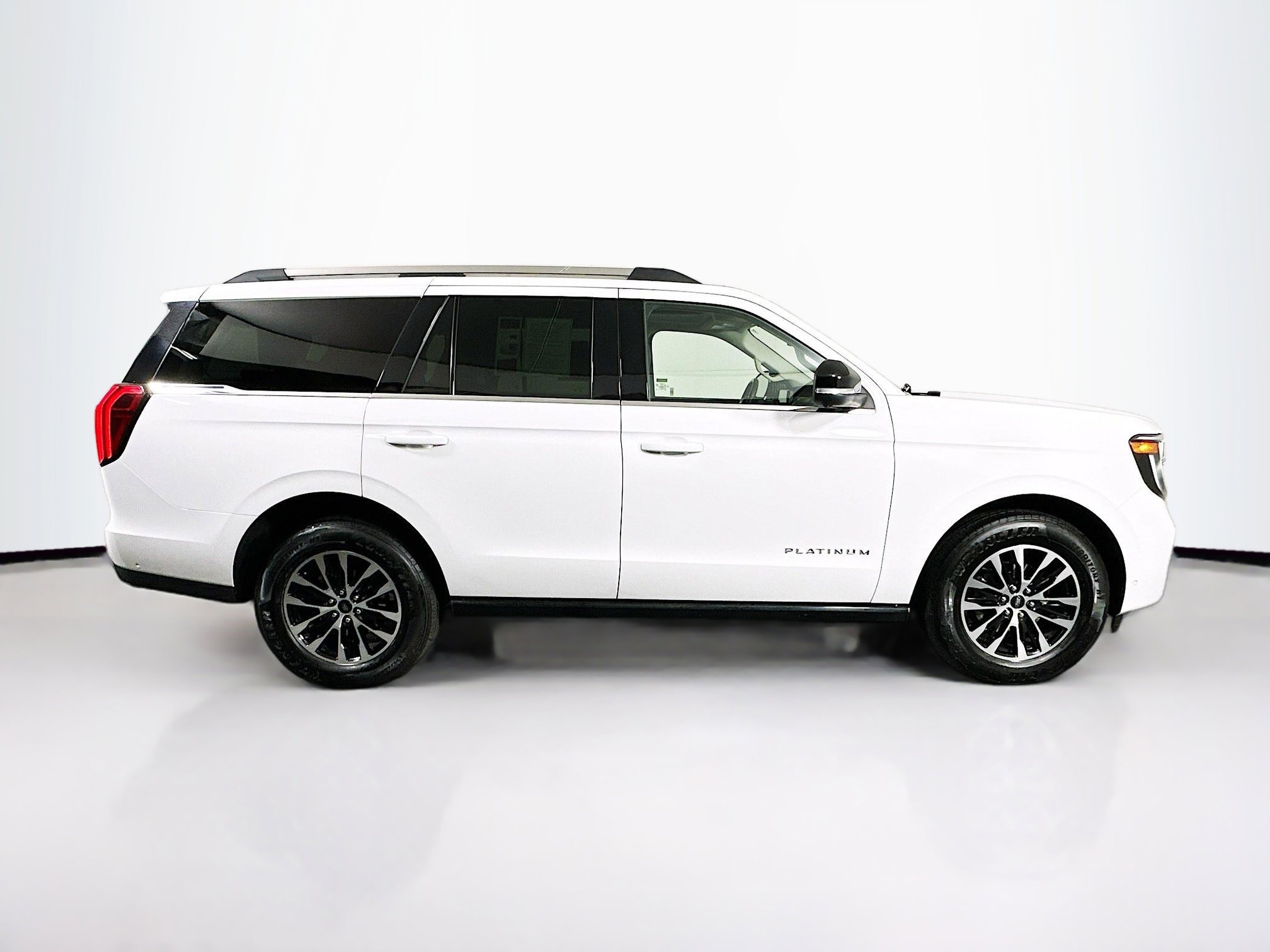 Used 2025 Ford Expedition Platinum image 10