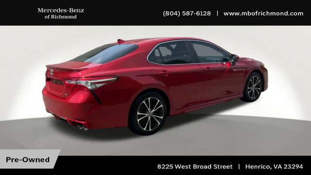 Used 2020 Toyota Camry SE w/ Convenience Package FWD image 2