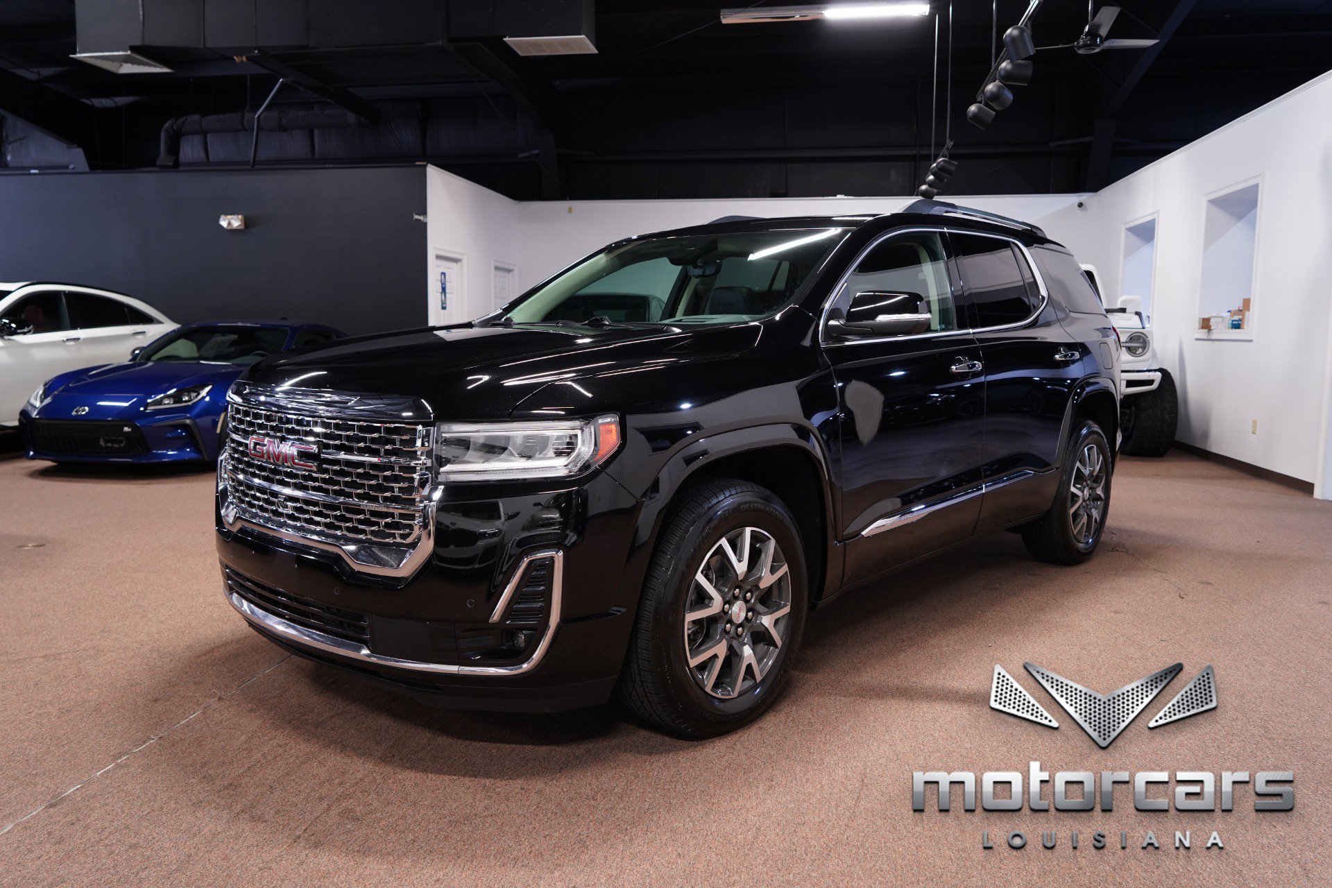 Used 2021 GMC Acadia Denali w/ Denali Technology Package image 3