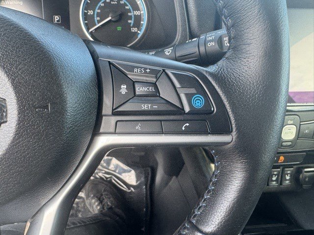 Used 2020 Nissan Leaf SV w/ SV Technology Package image 16