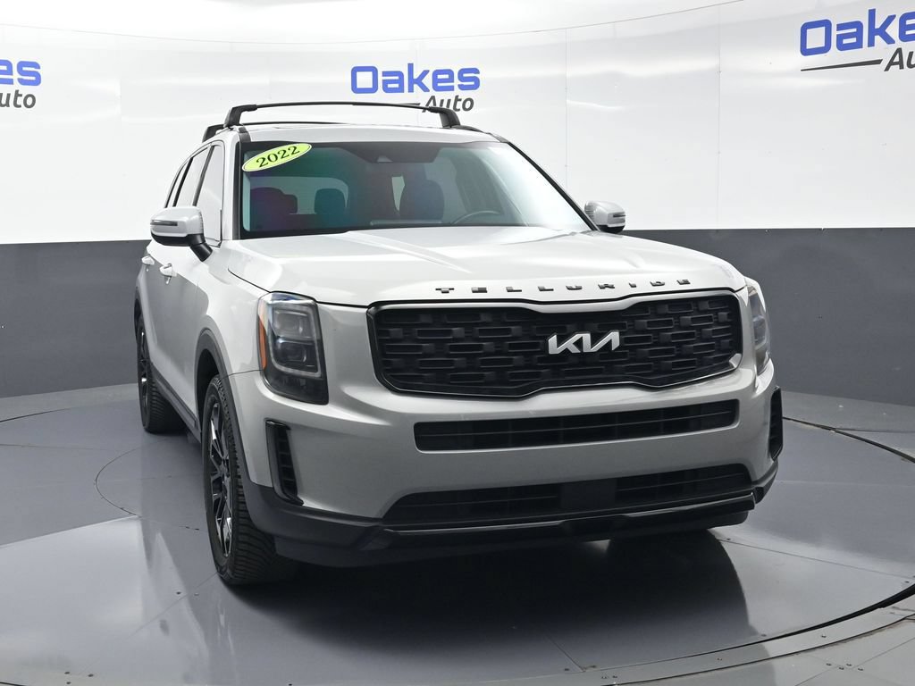Certified 2022 Kia Telluride EX w/ EX Premium Package AWD/4WD image 3