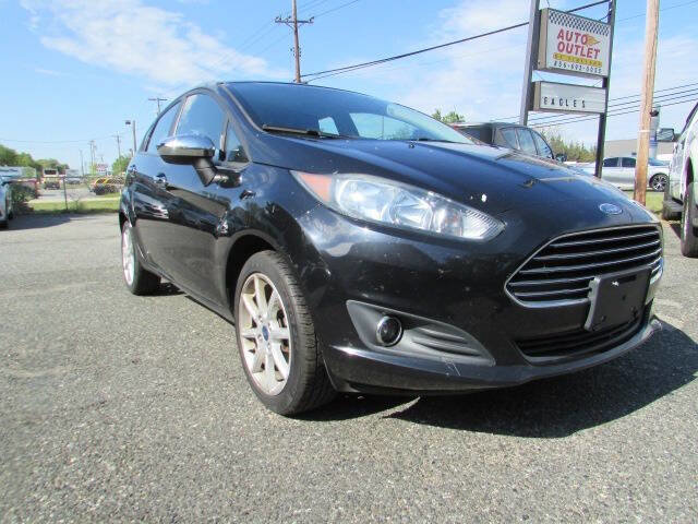 Used 2019 Ford Fiesta SE w/ Equipment Group 201A FWD image 1