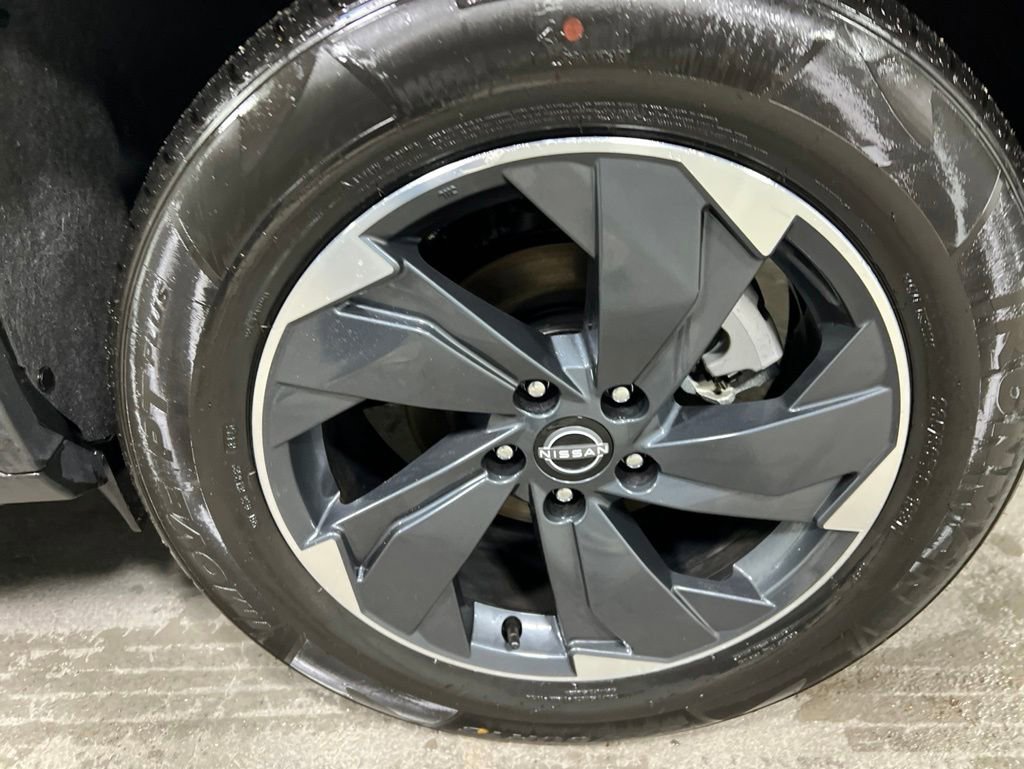 Used 2025 Nissan Rogue SV FWD image 34