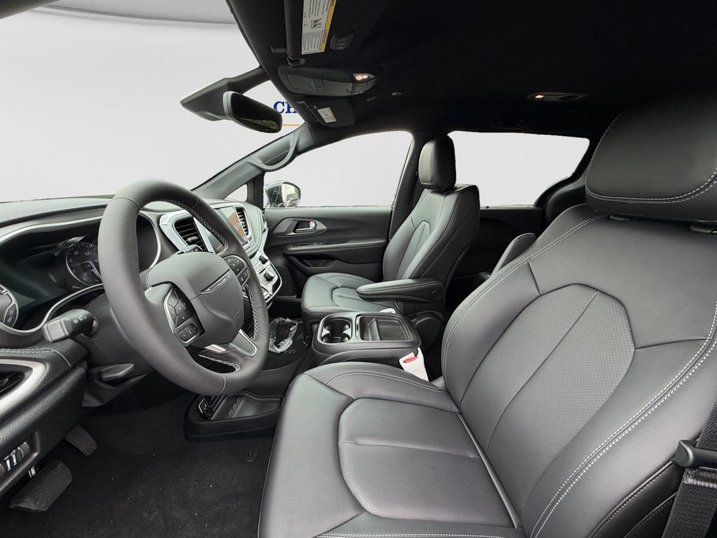 New 2027 Chrysler Pacifica Select FWD image 21