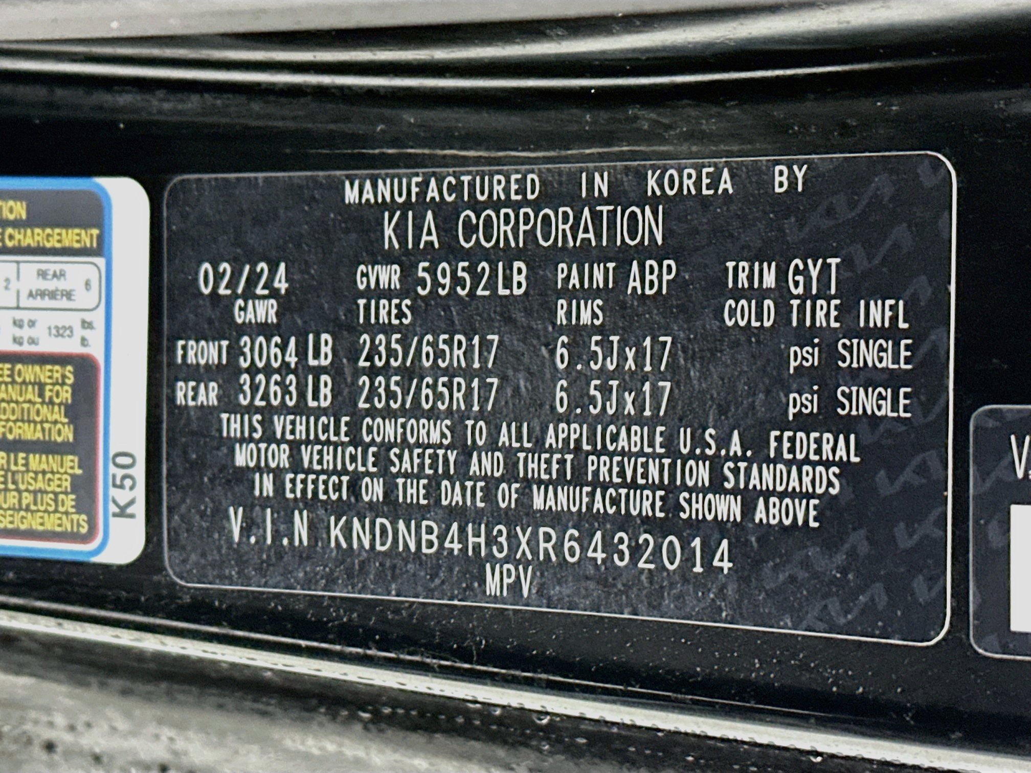 Certified 2024 Kia Carnival LX FWD image 32