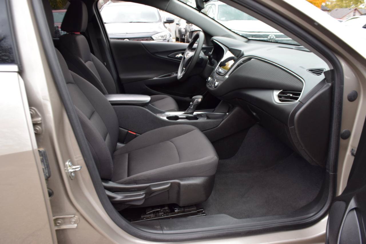 Used 2022 Chevrolet Malibu LT FWD image 19