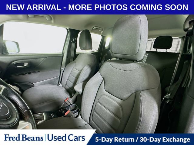 Used 2020 Jeep Renegade Latitude w/ Cold Weather Group AWD/4WD image 22
