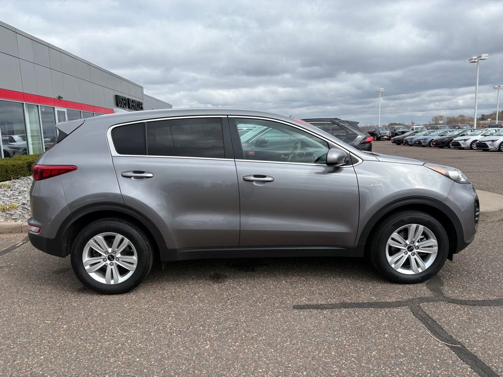 Used 2017 Kia Sportage LX image 2