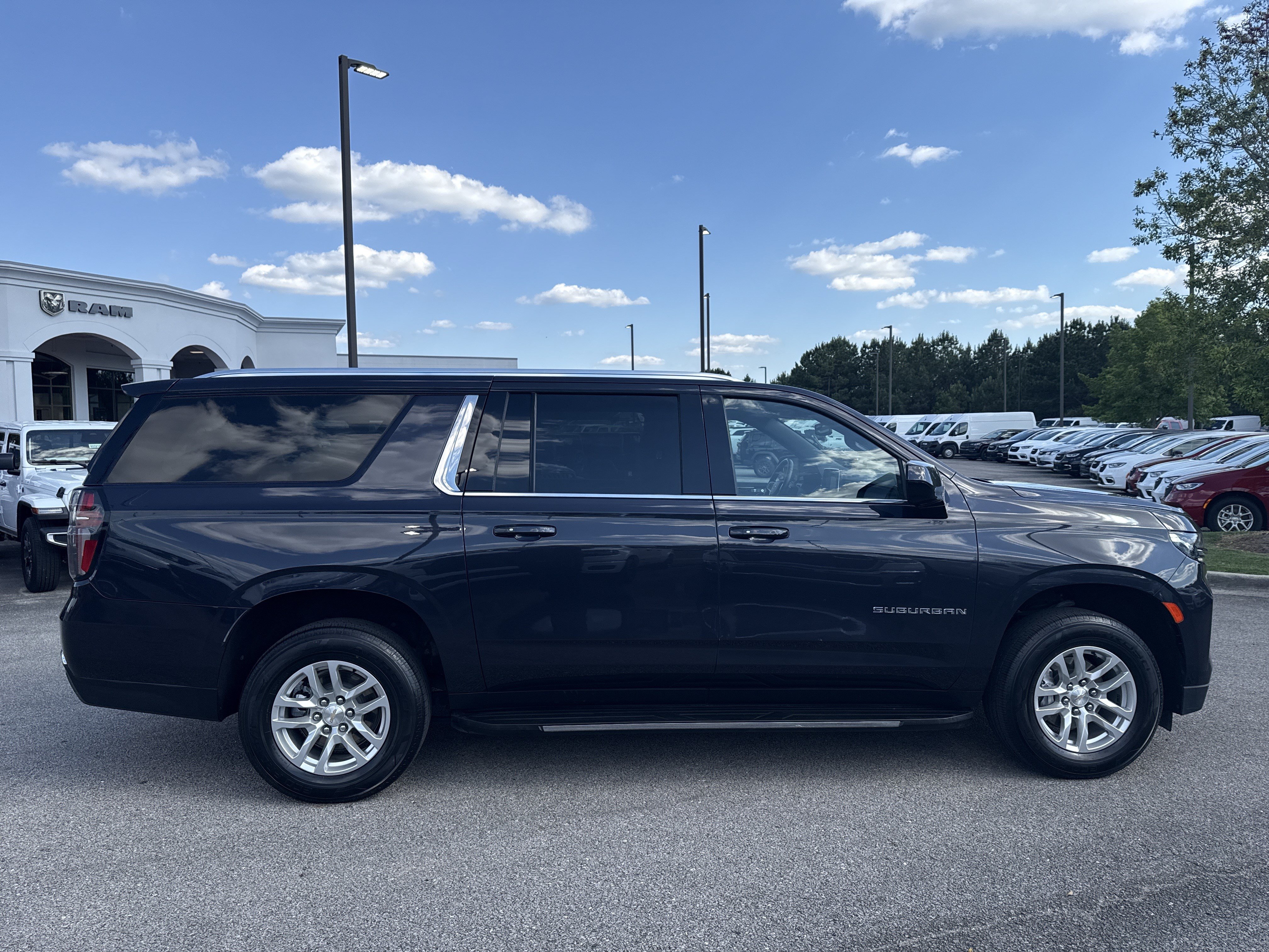 Used 2024 Chevrolet Suburban LT AWD/4WD image 8