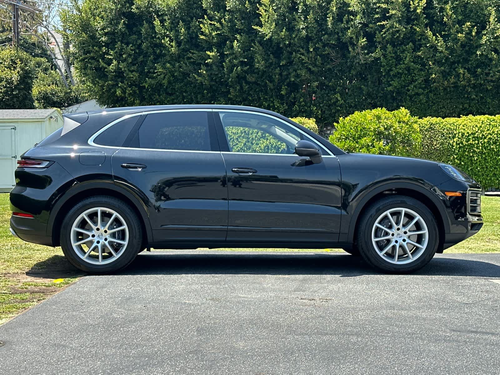 Certified 2025 Porsche Cayenne AWD/4WD image 9