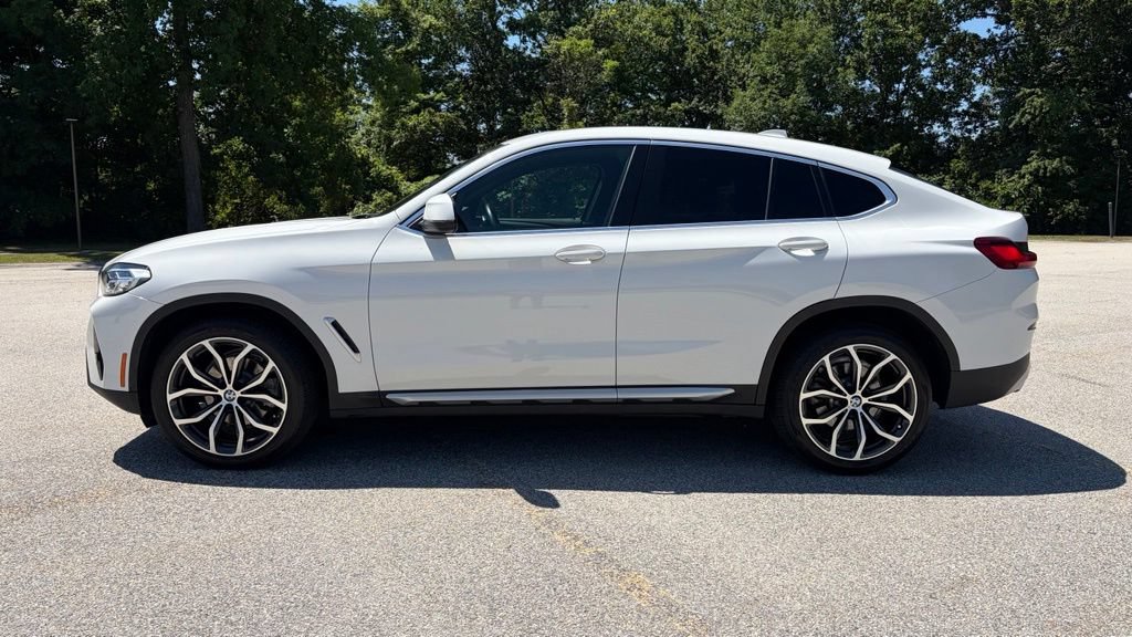 Used 2022 BMW X4 xDrive30i w/ Premium Package 2 AWD/4WD image 2