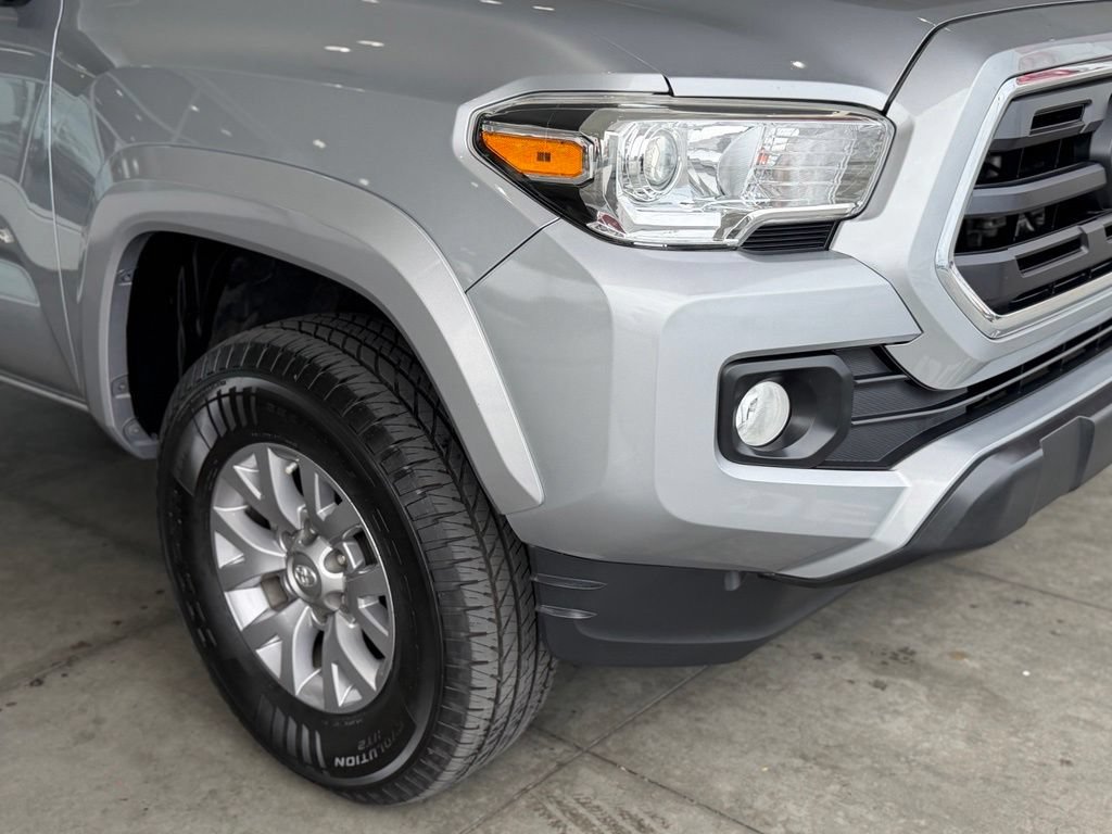 Certified 2019 Toyota Tacoma SR5 AWD/4WD image 8
