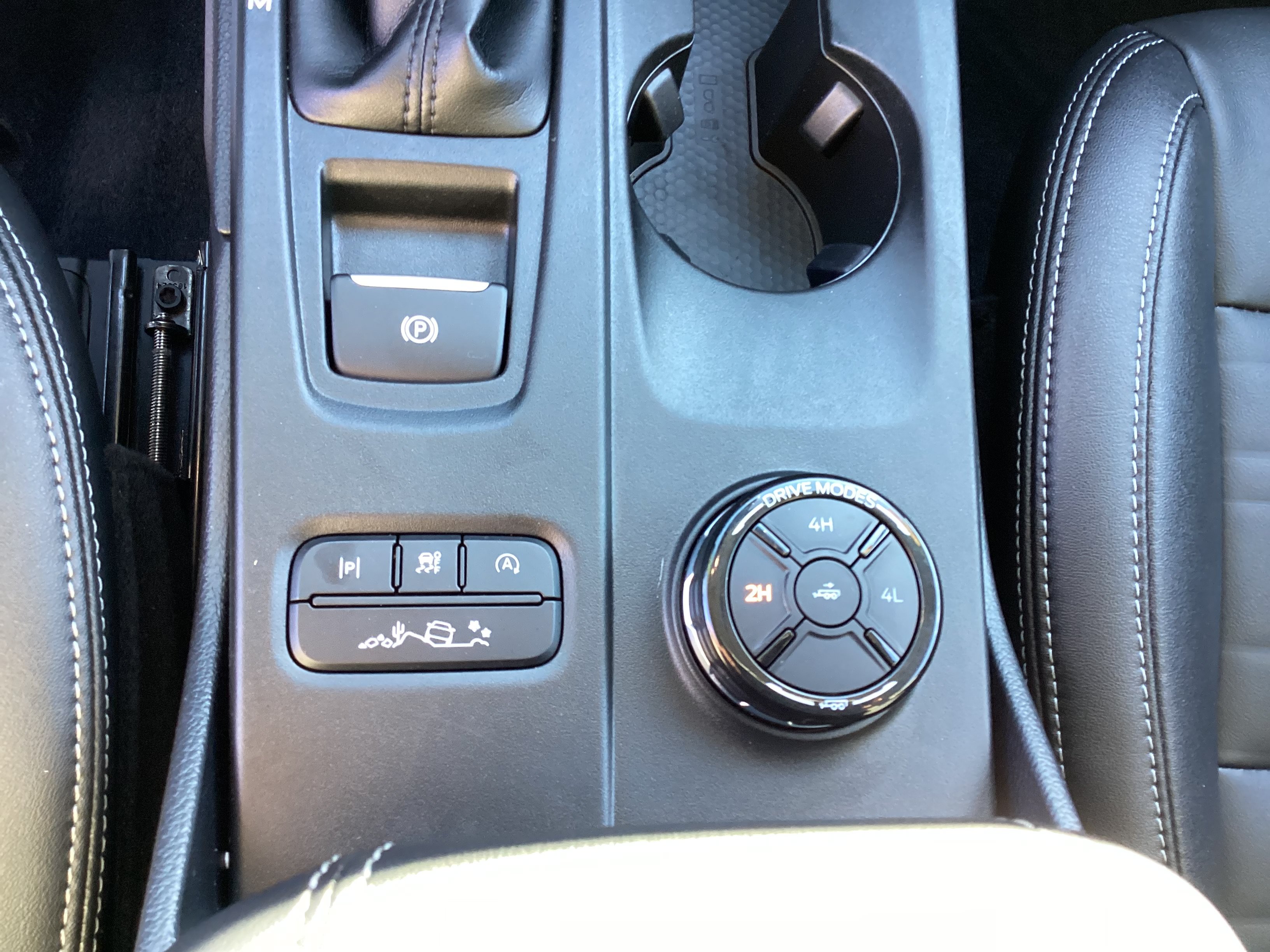 Used 2025 Ford Ranger Lariat w/ FX4 Off-Road Package AWD/4WD image 13