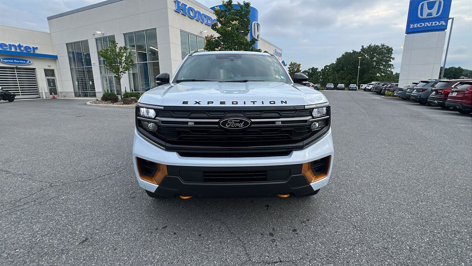 Used 2026 Ford Expedition Tremor AWD/4WD image 9