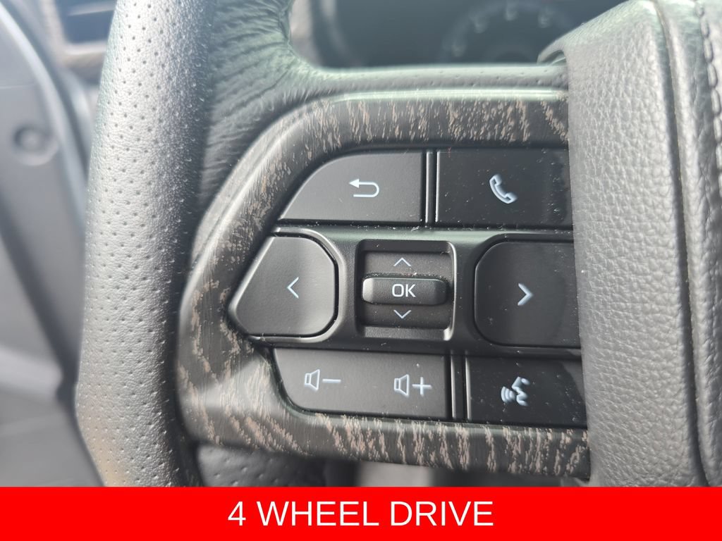 Used 2025 Toyota Tacoma TRD Off-Road w/ TRD Off Road Upgrade Package AWD/4WD image 17