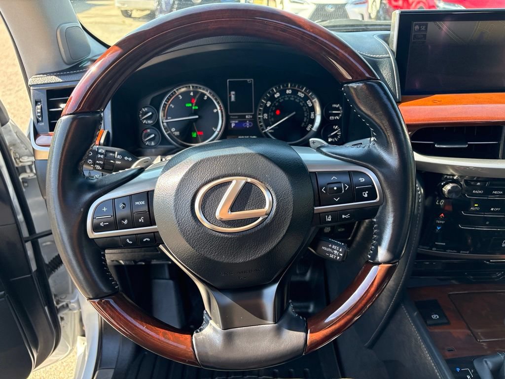 Used 2019 Lexus LX 570 4WD w/ Luxury Package image 13
