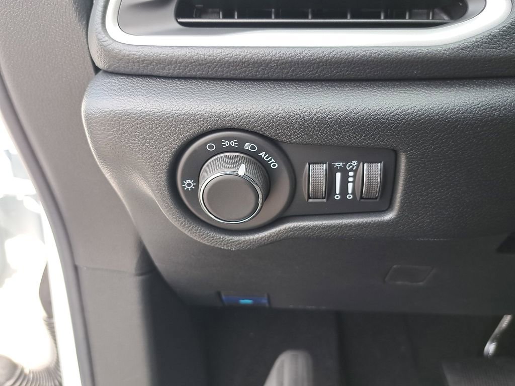 New 2027 Chrysler Pacifica Select AWD/4WD image 28