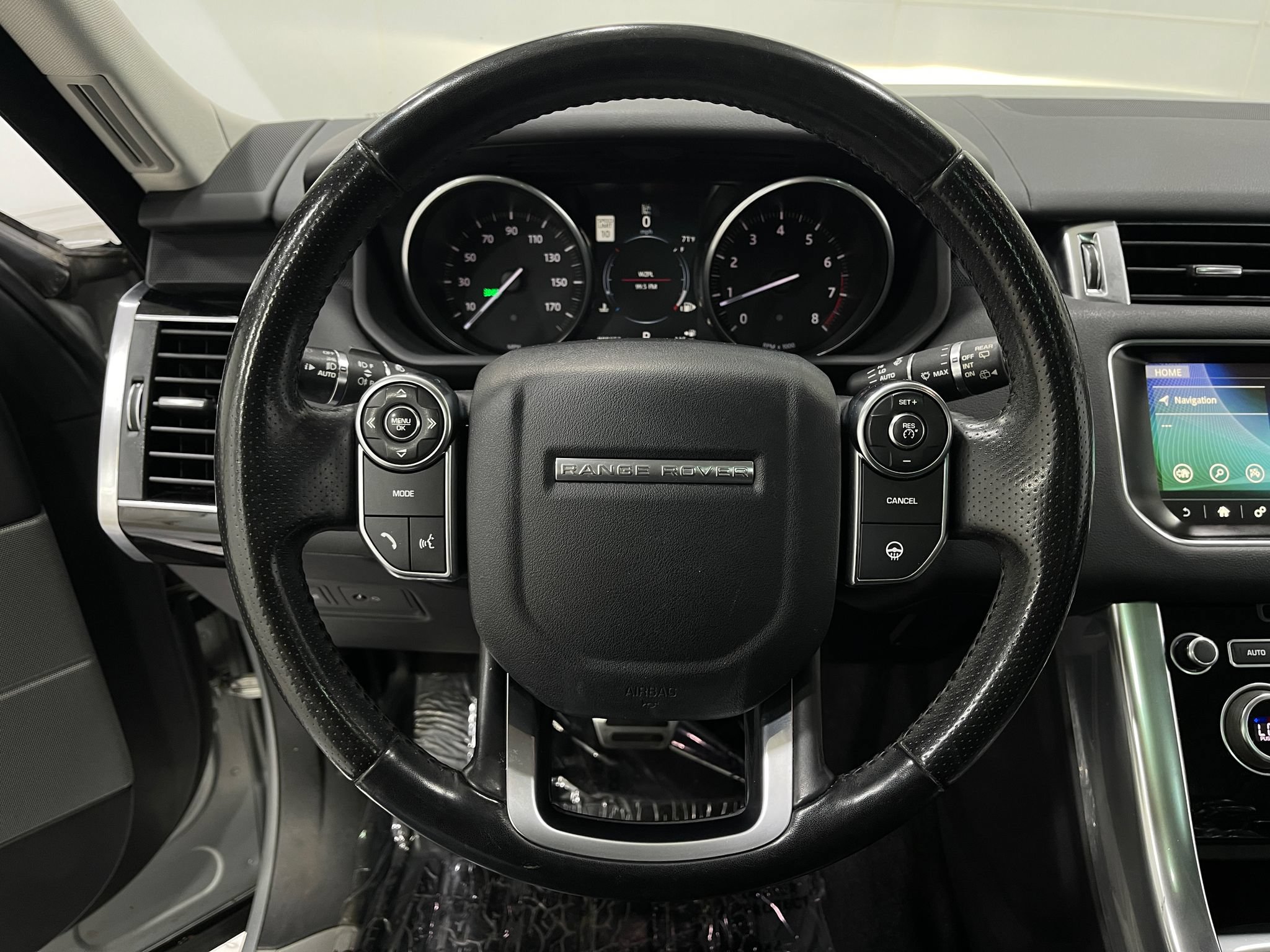 Used 2017 Land Rover Range Rover Sport HSE AWD/4WD image 22