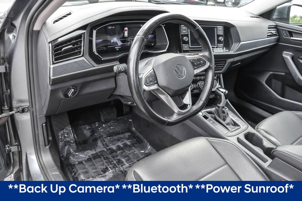 Certified 2023 Volkswagen Jetta SE FWD image 4