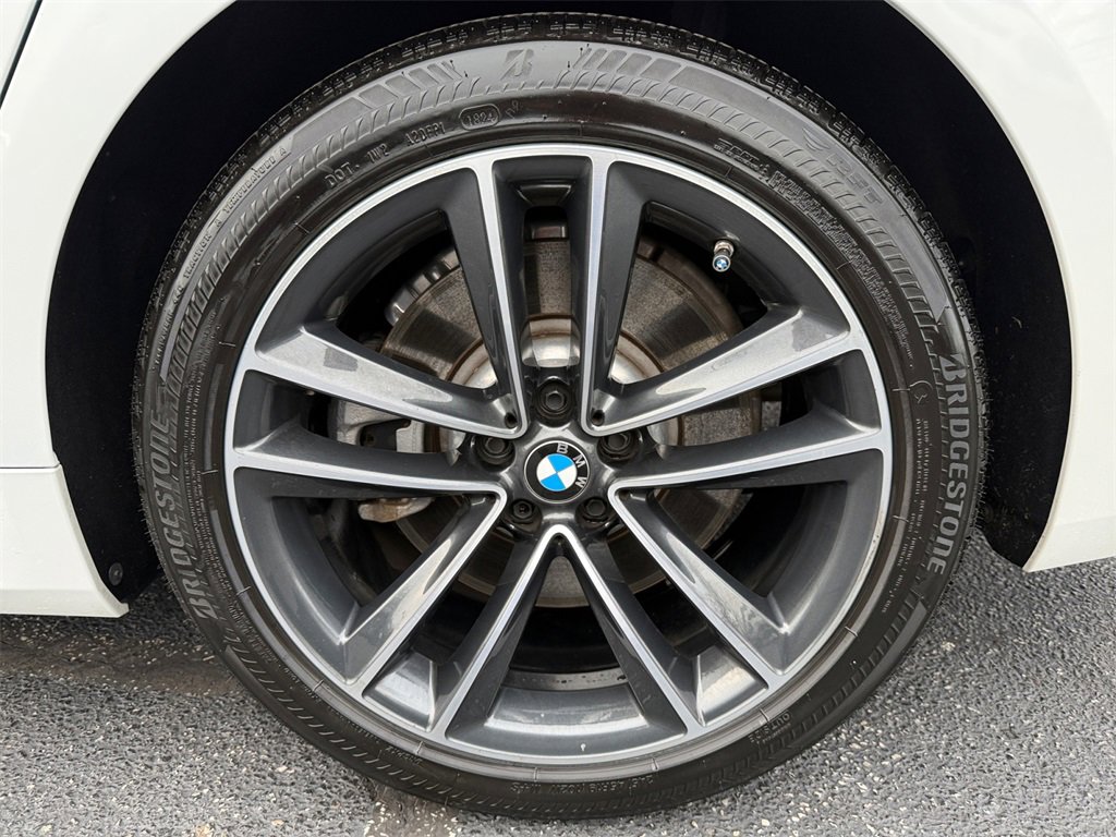 Used 2020 BMW 750i xDrive w/ Executive Package image 16