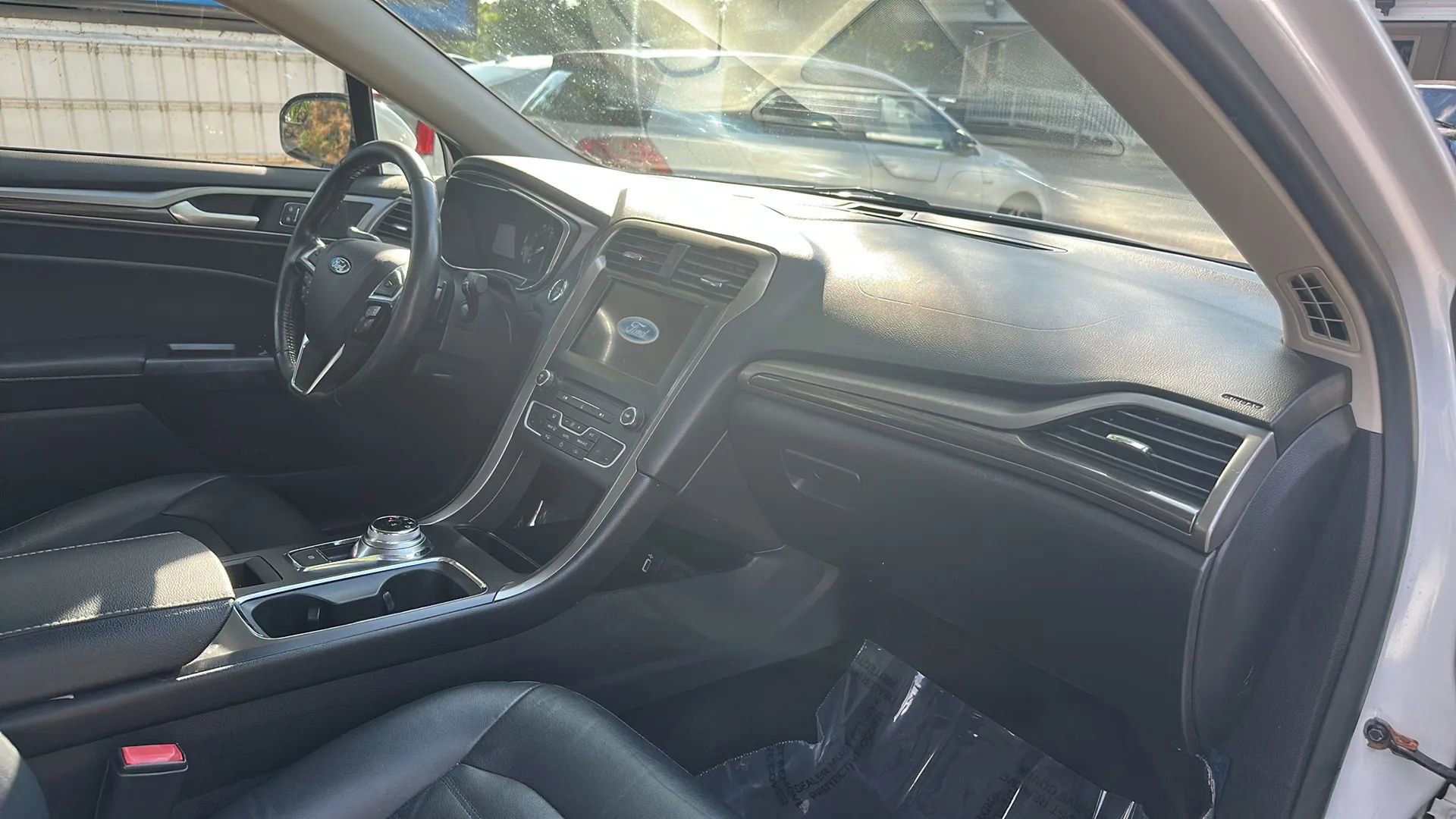 Used 2017 Ford Fusion SE w/ Fusion SE Technology Package AWD/4WD image 22