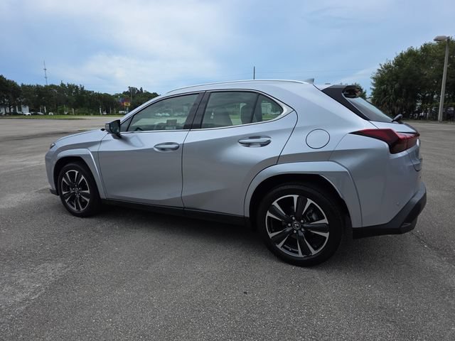 Used 2024 Lexus UX 250h FWD w/ Premium Package image 5