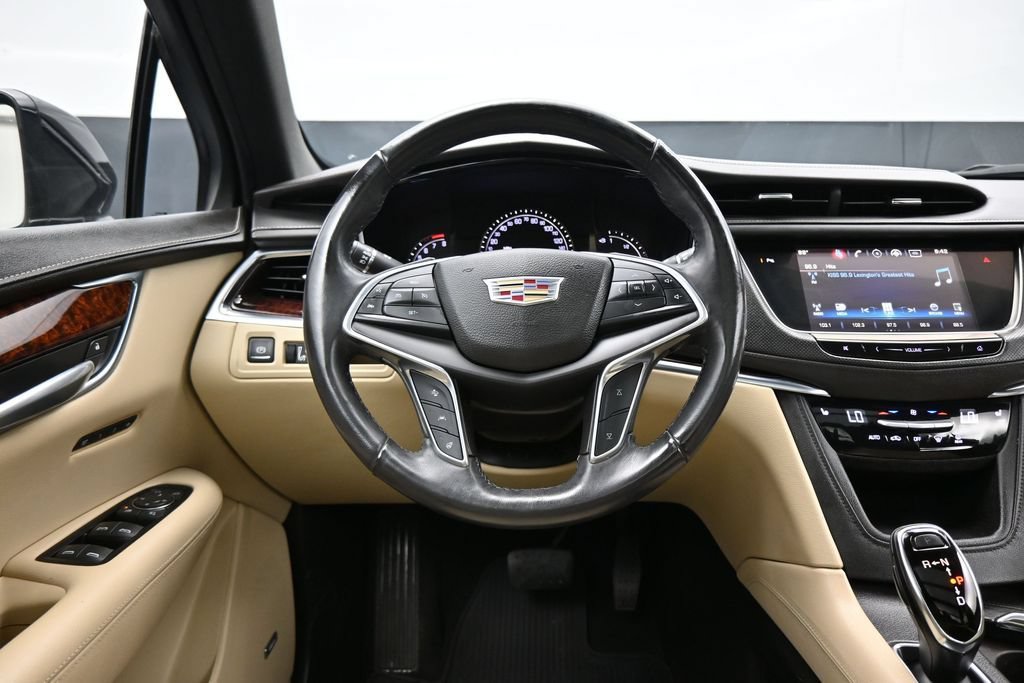 Used 2017 Cadillac XT5 Luxury w/ Driver Awareness Package FWD image 16