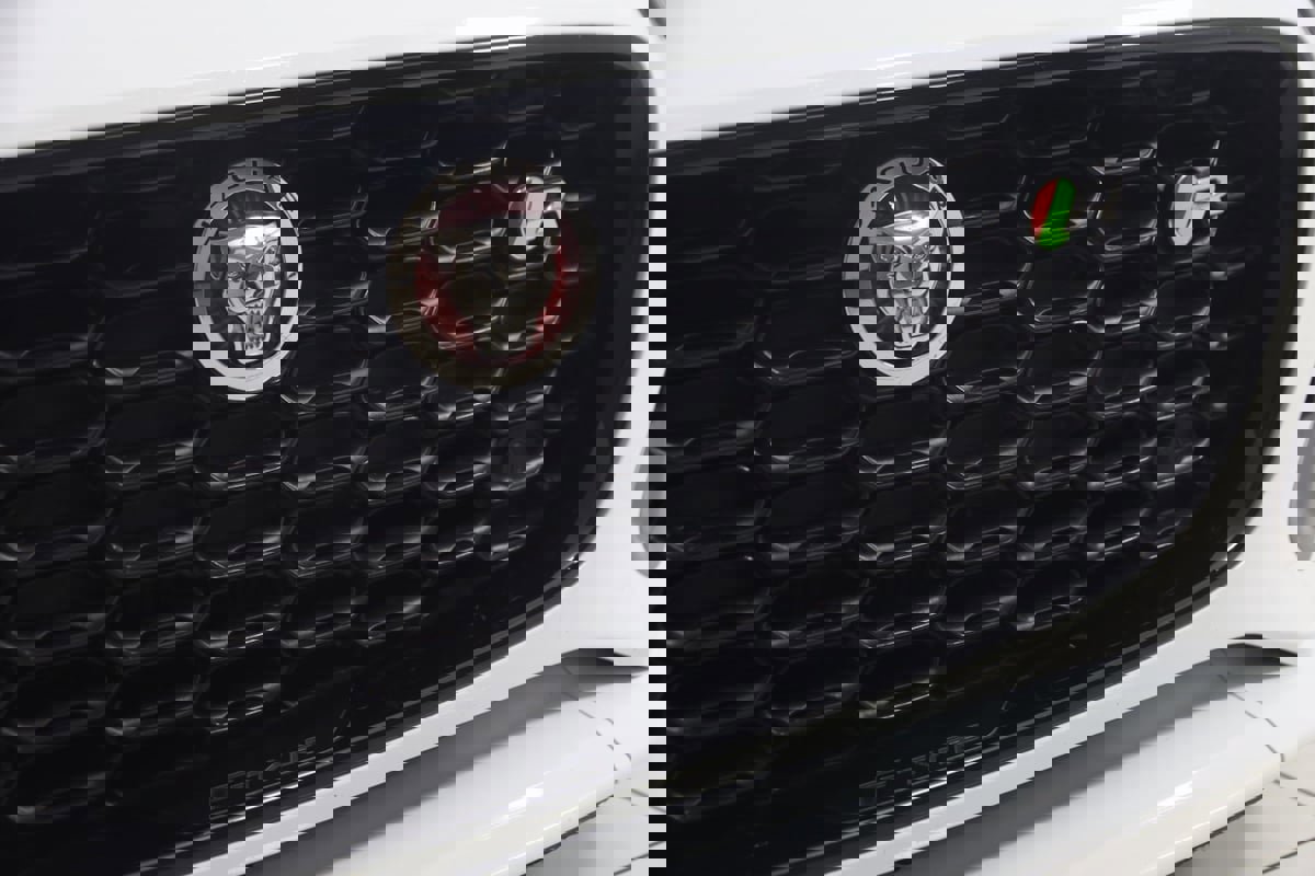 Used 2021 Jaguar F-TYPE R image 18