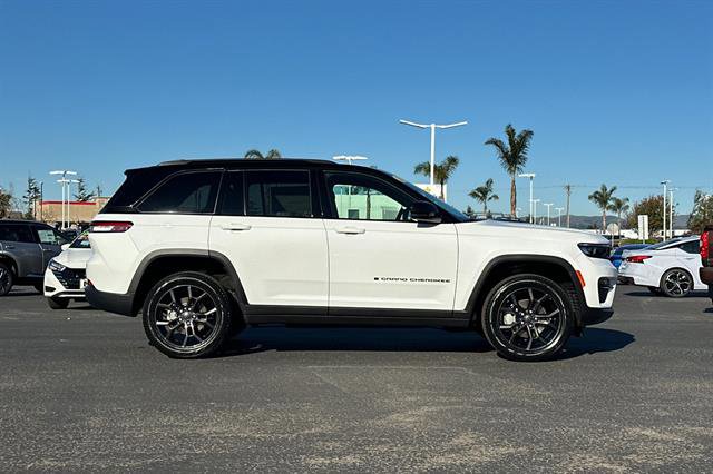 New 2025 Jeep Grand Cherokee Limited w/ Trailer Tow Package image 3